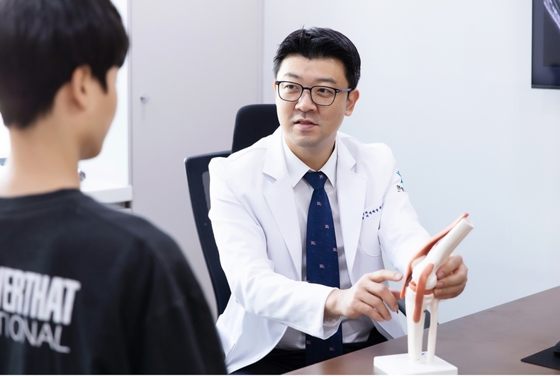 (사진/허동범 연세스타병원 병원장/정형외과 전문의)