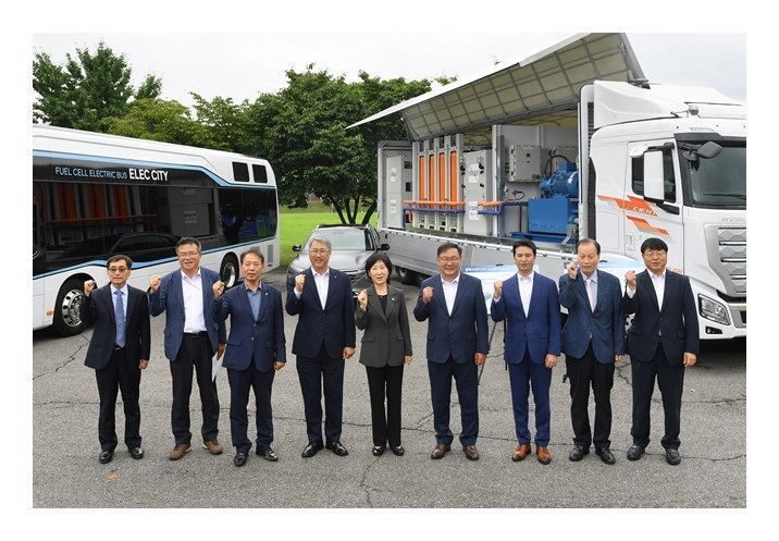 성남시는 7월 21일 수정구 사송동 394번지에서 장영근 성남부시장과 한화진 환경부 장관, 박재현 한국수자원공사 사장, 추형욱 SK이엔에쓰 대표이사, 유원하 현대자동차 부사장 등이 참석한 가운데 ‘성남정수장 그린수소 연 ⓒ타임즈