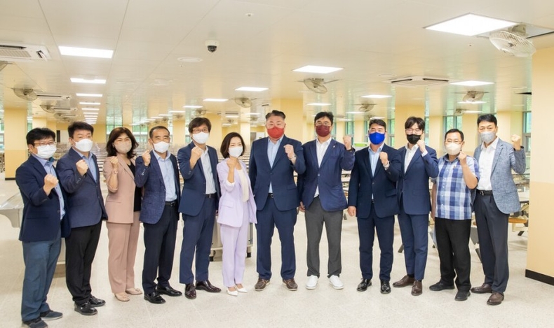 인천광역시의회 교육위원회 기념촬영 ⓒ타임즈