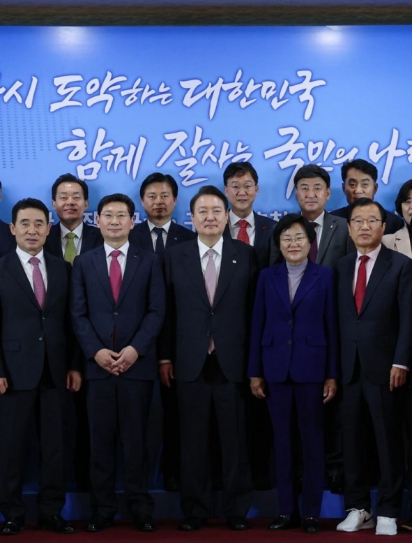 221030_이상일 용인특례시장, 윤석열 대통령에게 5차 국가철도망 계획 수립 시기 앞당겨 줄 것을 요청_사진 ⓒ타임즈