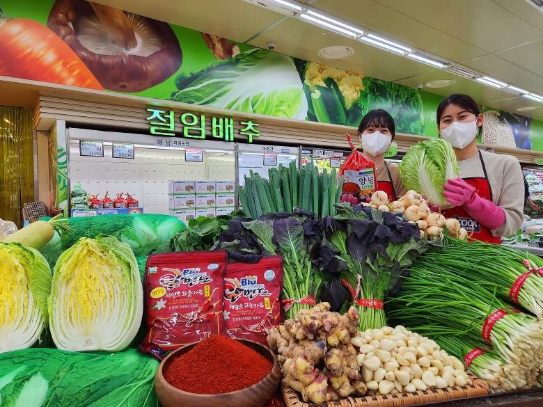 장철을 맞아 오는 11월 10일부터 12월 7일까지「하나로 명품김장」행사를 실시하고 김장재료를 최대 40% 할인 가격에 판매한다. ⓒ타임즈