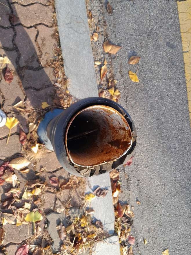 흉물로 변해가는 볼라드 현장 사진 ⓒ타임즈