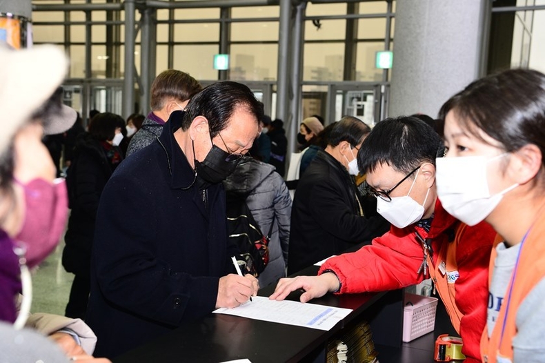 2022 성남시자원봉사자의날 기념행사가 15일 성남아트센터 오페라하우스에서 성남시자원봉사센터(센터장 장현자)주관으로 열렸다. ⓒ타임즈