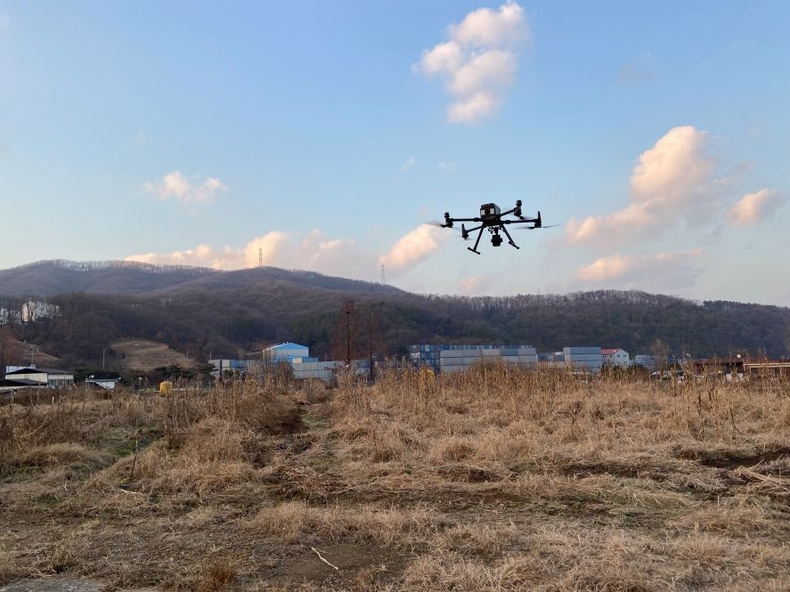 2. 용인특례시가 영농 쓰레기 불법소각으로 인한 미세먼지 배출을 막기 위해 드론을 투입했다. ⓒ타임즈