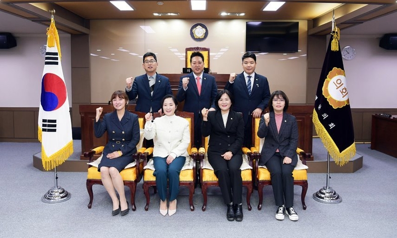 32. 양평군의회 의원 단체사진 ⓒ타임즈