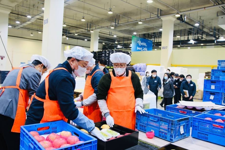 경기도 안성시 농협안성농식품물류센터를 방문해 설 명절 대비 성수품 수급상황과 가격동향을 점검했다. ⓒ타임즈