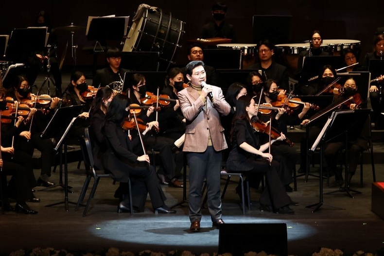 이상일 용인특례시장이 오페라 아리아 오 나의 사랑하는 아버지를 열창하고 있다. ⓒ타임즈