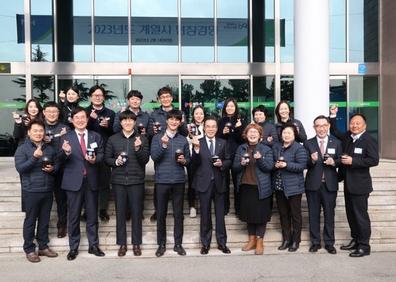 전북 김제시에 위치한 농협목우촌 육가공공장을 방문해 유통·서비스부문 계열사 현장경영에 나섰다. ⓒ타임즈