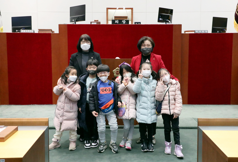 박은미, 서희경 의원 단체사진 ⓒ타임즈