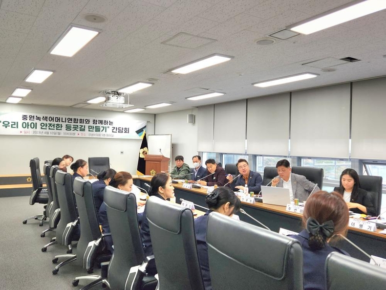 보도자료사진_안광림 성남시의원, 중원녹색어머니연합회 ‘우리아이 안전한 등굣길 만들기’ 간담회 개최 ⓒ타임즈