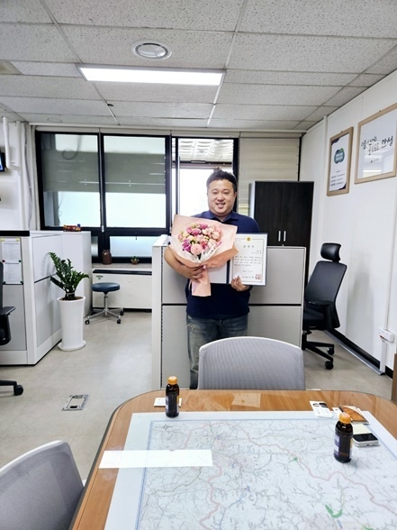안성시 모범공무원 송은호, 경기도의회 의장 표창 수상 ⓒ타임즈
