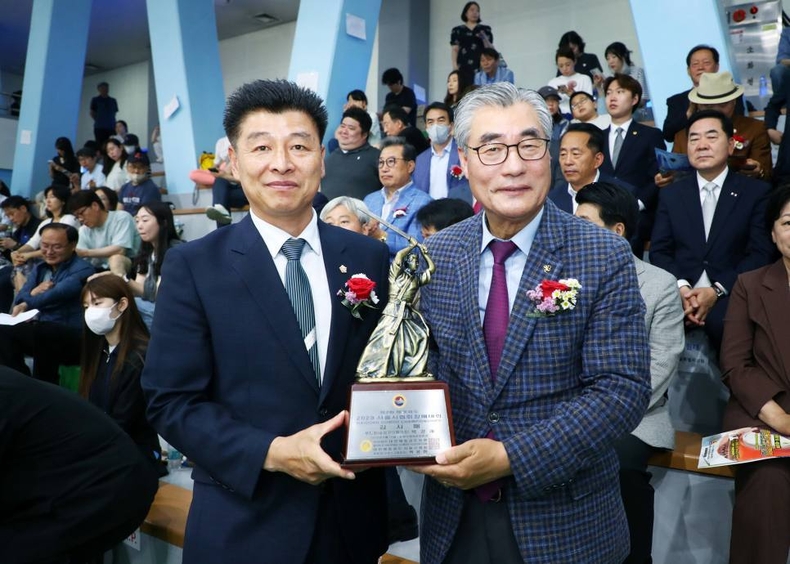 송파구의회(의장 박경래)는 송파구체육문화회관 대체육관에서 열린 ‘제7회 서울시협회장배 해동검도 전국대회’에 참석했다. ⓒ타임즈