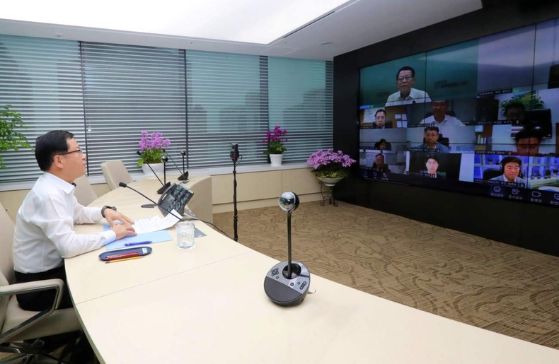 우리은행, 사이버공격 대응 모의훈련 실시 ⓒ타임즈<br>
■사진설명 : 우리은행(은행장 조병규)은 14일 사이버공격 대응 모의훈련을 실시했다. 조병규 은행장이 주요임원 및 부서장이 참여한 모의훈련을 주관하고 있다.