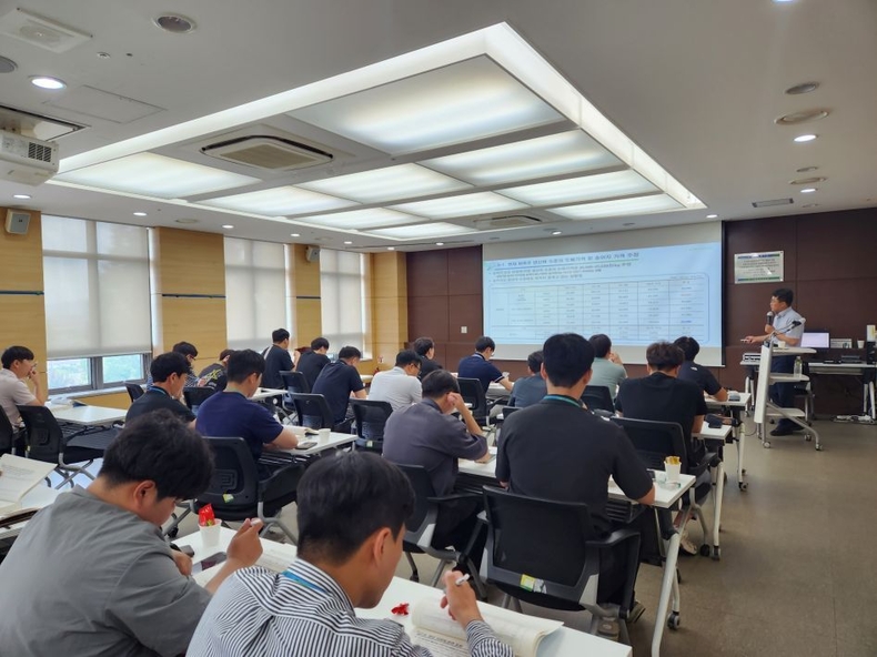 축협·계열사 직원 60명을 대상으로 '축산컨설턴트 심화교육'을 7월 10일과 24일 총 2회, 안성교육원에서 개최하였다고 밝혔다. ⓒ타임즈