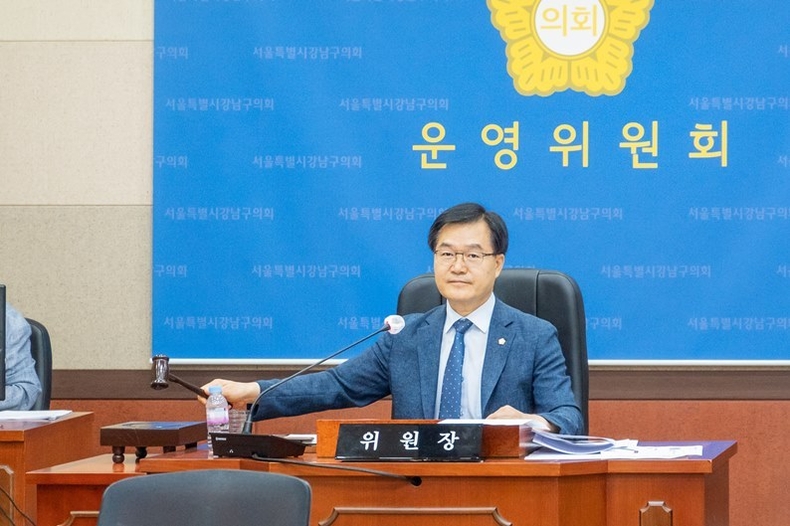 회의를 진행 중인 한윤수 운영위원장 ⓒ타임즈