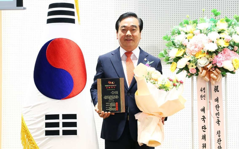 국회도서관 강당에서 개최된 ‘대한민국 칭찬합시다 인물대상’시상식에서 ‘기초의회’부문 대상 수상자로 선정됐다 ⓒ타임즈