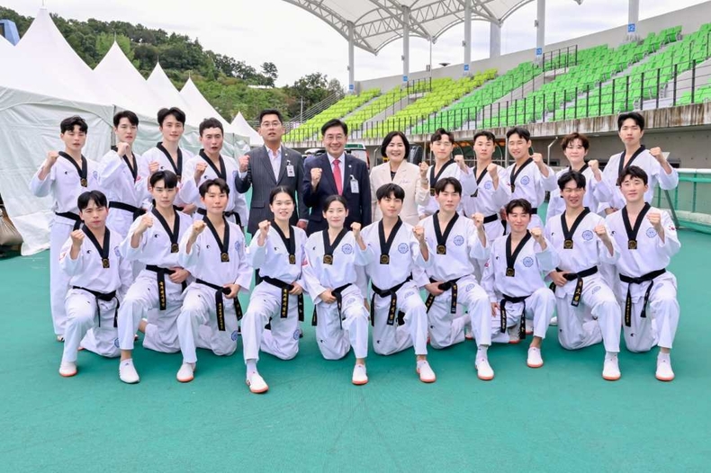 (05) 제50회 양평군민의 날 (국기원태권도시범단 단체사진) ⓒ타임즈