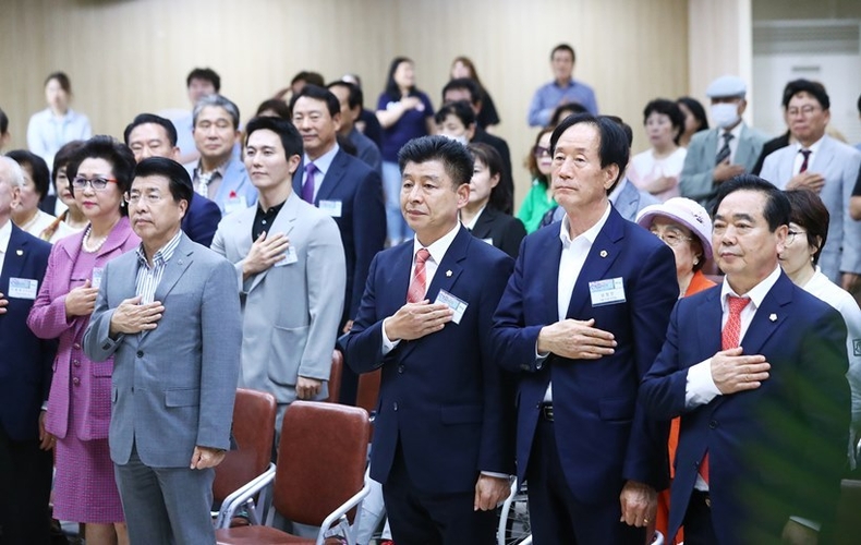 9월 20일(수) 15시 송파구청 4층 대강당 에서 개최된 ‘2023년 위대한 도전한국인 우리고장 송파 33인’ 시상식에 참석 1 ⓒ타임즈