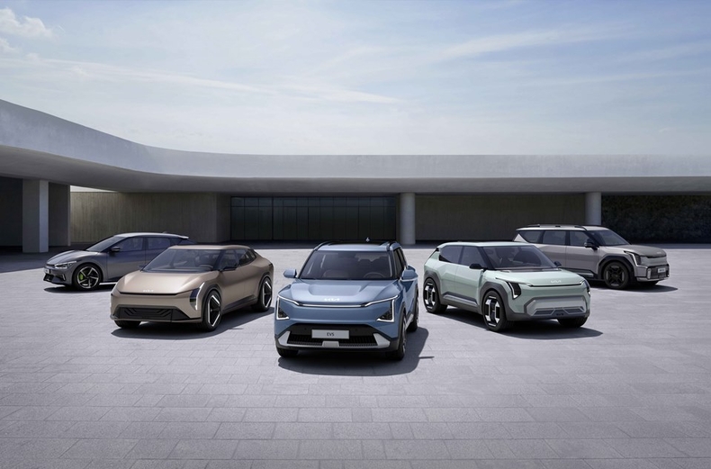 (왼쪽부터) EV6 GT, EV4 콘셉트, EV5, EV3 콘셉트, EV9 GT 라인 ⓒ타임즈