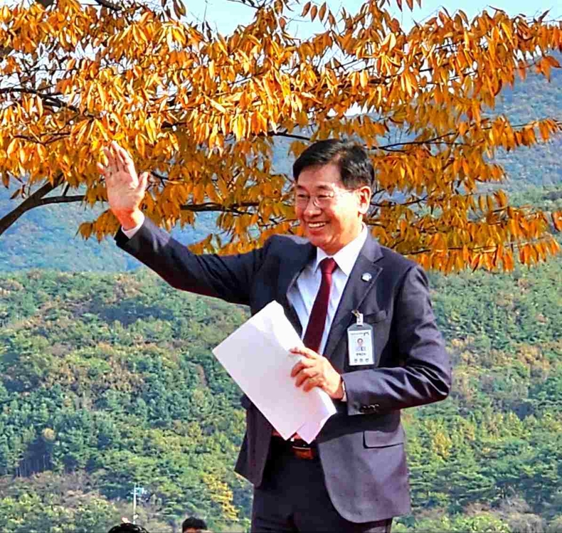 전진선 양평군수는 10월 22일(일) 14시 두물머리 나루터에서 제19회 "황포돛배야 두물머리 강변에 살자"에 참석 ⓒ타임즈