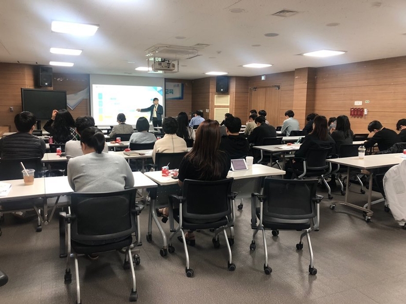 지난 23일과 24일 이 틀 간 수영장을 이용하는 65세 이상 회원들을 대상으로 심폐소생술 특강을 실시 했다. 2 ⓒ타임즈