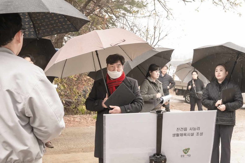 (사진1) 남양주시의회, 공유재산관리계획 심사대비 현장확인(20231116) ⓒ타임즈<br>
2023.11.16.(목) 남양주시의회 자치행정위원회는 공유재산심사에 대비해 화도읍과 진건읍에 위치한 심사대상지를 방문했다.