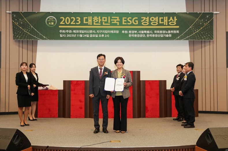 보도사진_시상식(권선영의원) ⓒ타임즈