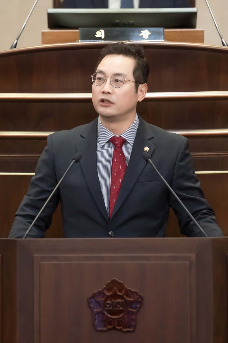 2023.12.14. 남양주시의회 한근수 의원이 제299회 제2차 본회의에서 5분 자유발언에 임하고 있다. ⓒ타임즈