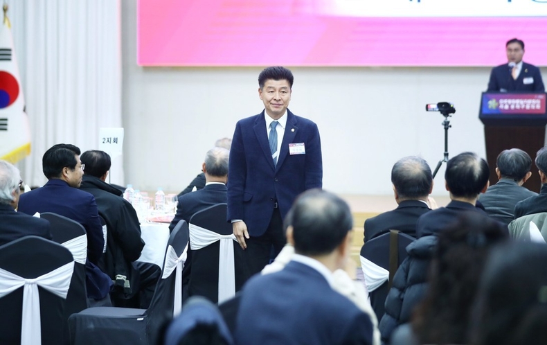 송파구의회(의장 박경래) 올림픽파크텔 1층 올림피아홀에서 열린 ‘민주평통 송파구협의회 2023년도 4분기 정기 회의 및 송년회’에 참석(1) ⓒ타임즈