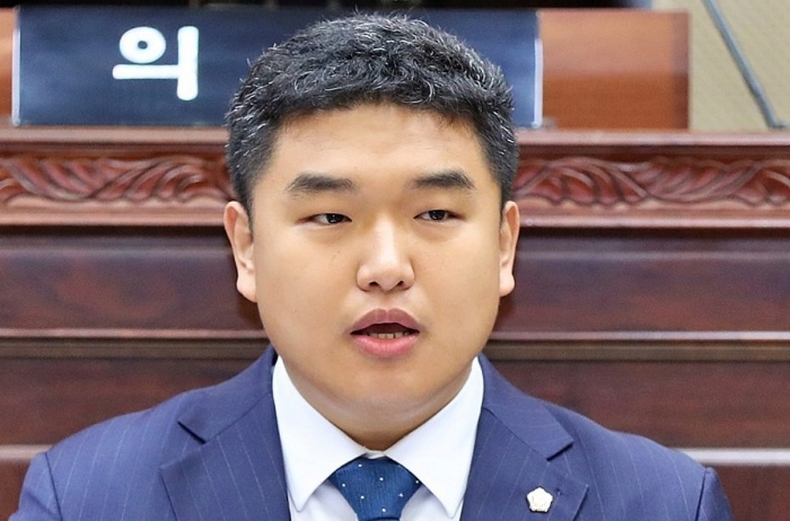 한채훈 의왕시의회 의원(본회의장 발언모습) ⓒ타임즈