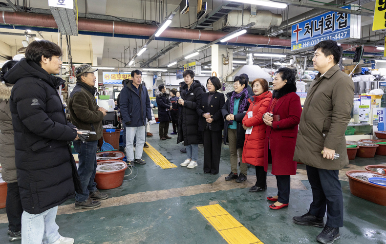 안산시의회는 올 한해 의회 본연의 업무에 충실하기 위한 여건 마련에 최선을 다할 예정이다. 사진은 지난해 제286회 제2차 정례회에서 각 상임위원회가 현장활동을 실시하고 있는 모습. ⓒ타임즈