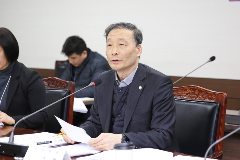 안산시 물순환 관리에 관한 조례안을 대표 발의한 한명훈 의원의 모습. ⓒ타임즈