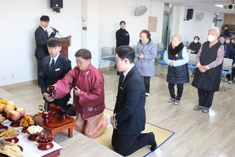 2월 8일 설 명절을 맞이하여 지역주민과 함께하는 합동차례를 진행했다. 3 ⓒ타임즈 