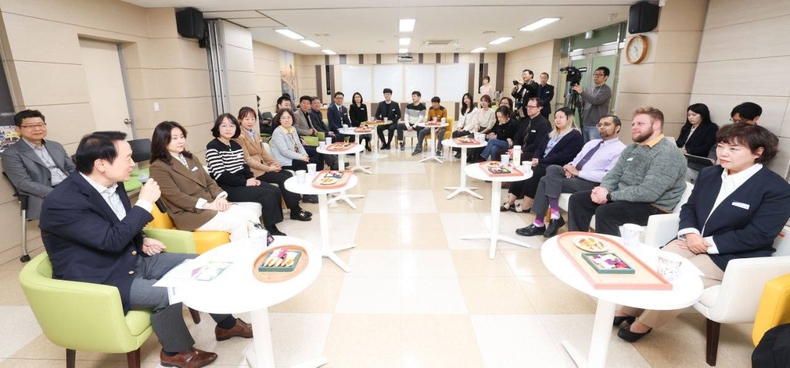 임태희경기도교육감이 15일 경기도교육청국제교육원을 방문한 가운데 인사말씀을 하고 있다. 1 ⓒ타임즈 