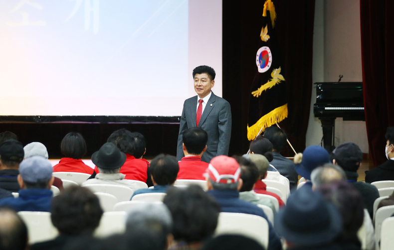 3월 20일(수) 14시 송파여성문화회관 6층 대강당에서 열린 ‘2024 대한노인회 송파구지회 정기총회’에 참석했다. 1 ⓒ타임즈 