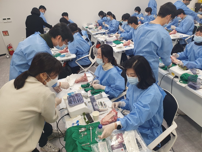 국산의료기기의 의료진 교육훈련과 시장진출 활성화를 위해 ‘2024 광역형 국산의료기기 교육훈련지원센터’(이하 광역형 지원센터) 프로그램 참여기업을 수시 모집한다고 14일 밝혔다. 2 ⓒ타임즈 