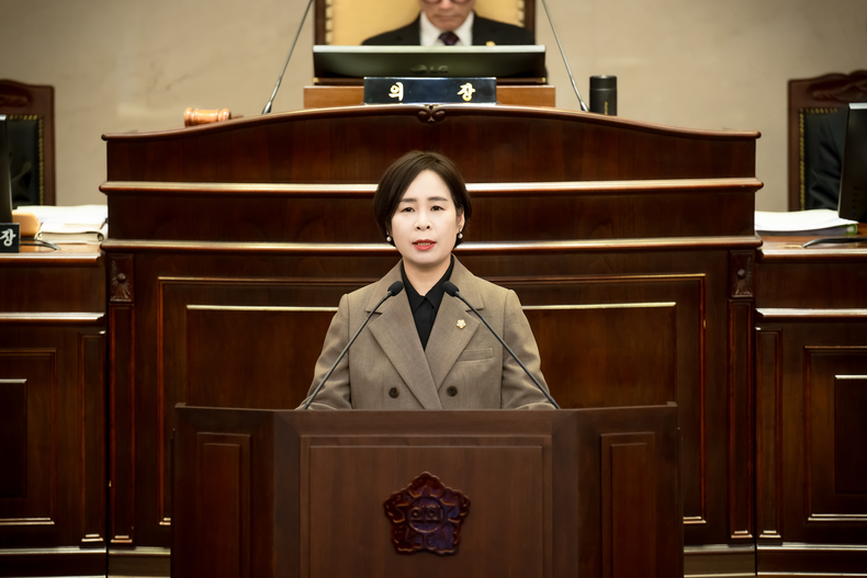 정현미 시의원이 남양주시의회 제 301회 임시회에서 시정질문을 하고 있다. ⓒ타임즈 