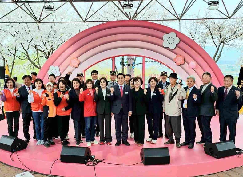 전진선 양평군수는 양평읍민의 날 45주년을 기념하기 위한 제7회 갈산누리 봄 축제 참석 사진(7), 타임즈