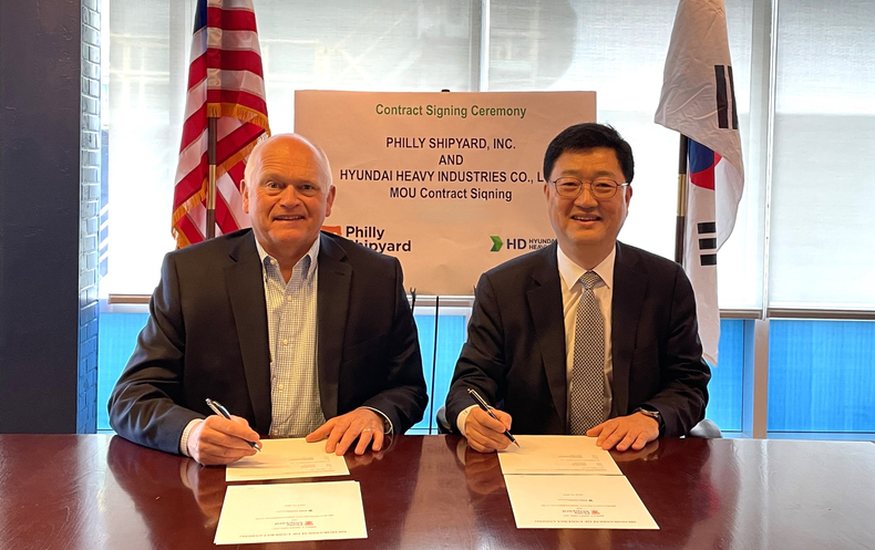 HD현대중공업이 최근 미국 펜실베이니아 소재 필리조선소(Philly Shipyard)와 미 정부가 발주하는 함정과 관공선에 대한 신조 및 유지보수(MRO) 사업 업무협약(MOU)을 체결했다. (사진 오른쪽부터 HD현대중공업 주원호 특수선사업대표, 필리조선소 슈타이너 네르보빅(Steinar Nerbovik) 대표) ⓒ타임즈 