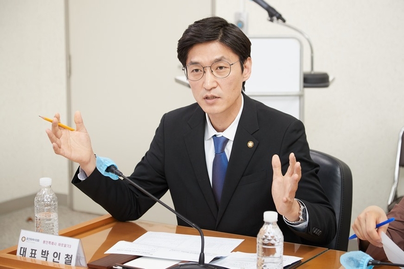의원연구단체 용인특례시 바로알기Ⅲ 박인철 대표가 발언하고 있다. ⓒ타임즈 