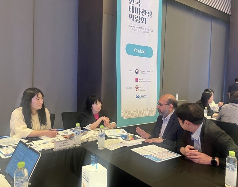 개별면담을 진행하고 있다 ⓒ타임즈 