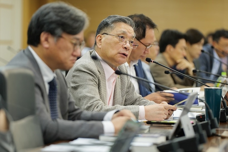 10일(월), 이한준 LH 사장이 진주 LH 본사에서 개최된 ‘공공주택 공급 촉진 점검회의’에서 발언하고 있다. ⓒ타임즈 