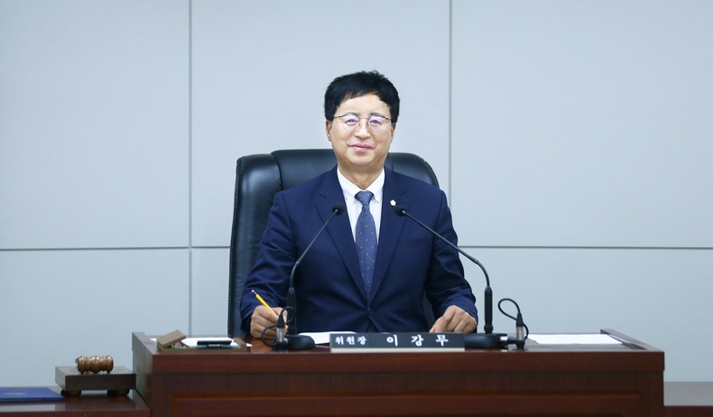 예산결산특별위원회(이하 예결특위)에서 위원장 이강무 의원 사진 ⓒ타임즈