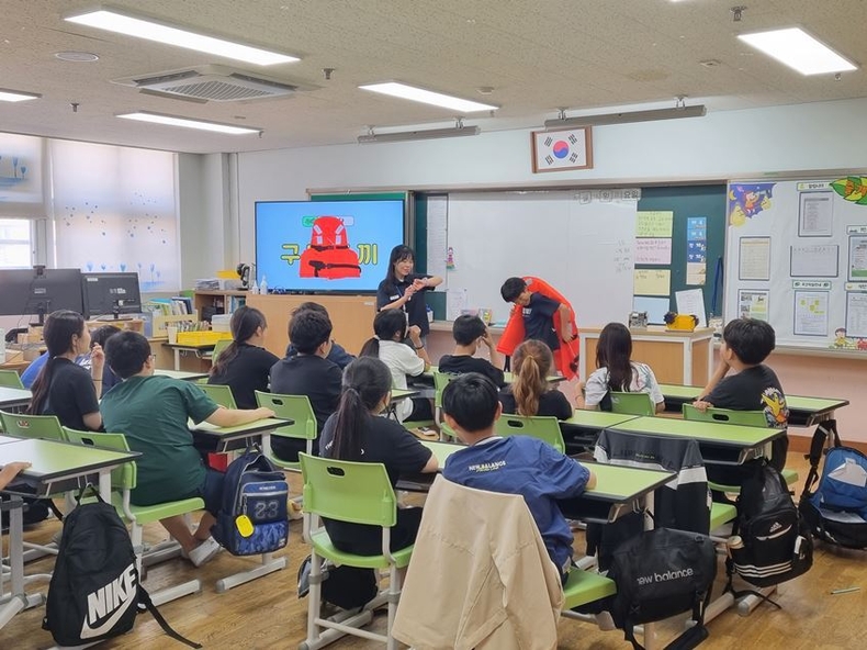 경기평택항만공사(사장 김석구)는 평택지방해양수산청과 연계해 해양안전문화 확산을 위한 ‘2024 찾아가는 해양교실’을 운영한다고 밝혔다. ⓒ타임즈 