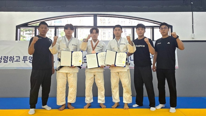 한국마사회_좌측부터 김재범감독,이성호,김화수,안준성,이희중코치,이동석코치 ⓒ타임즈 