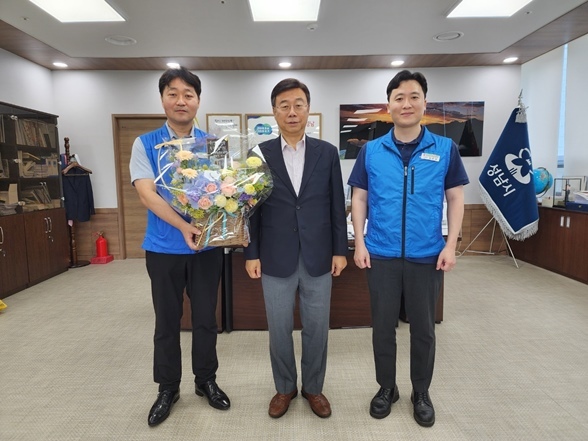 성남시청공무원노조 신상진 성남시장 취임 2주년 축하 ⓒ타임즈 
