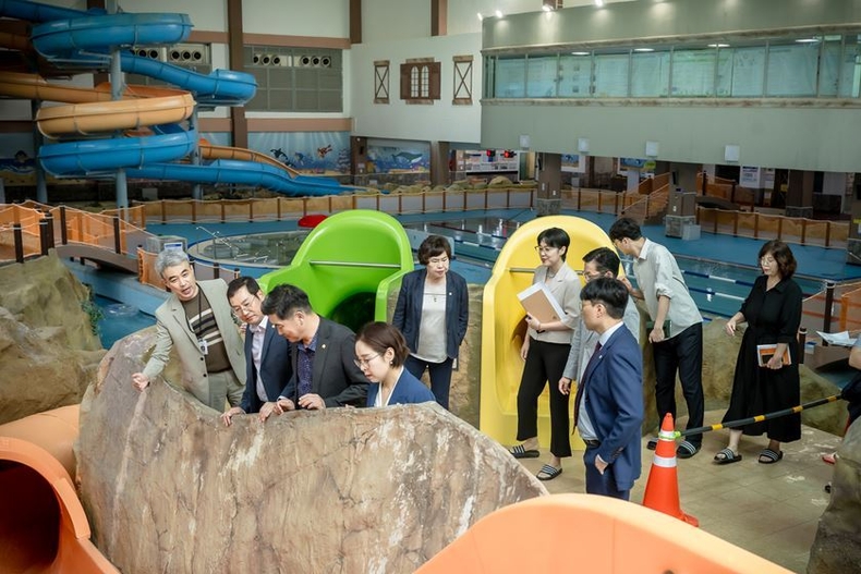 남양주시의회 자치행정위원회는 청소년수련관 아쿠와조이를 방문해 개장준비상황을 점검했다. 2 ⓒ타임즈 
