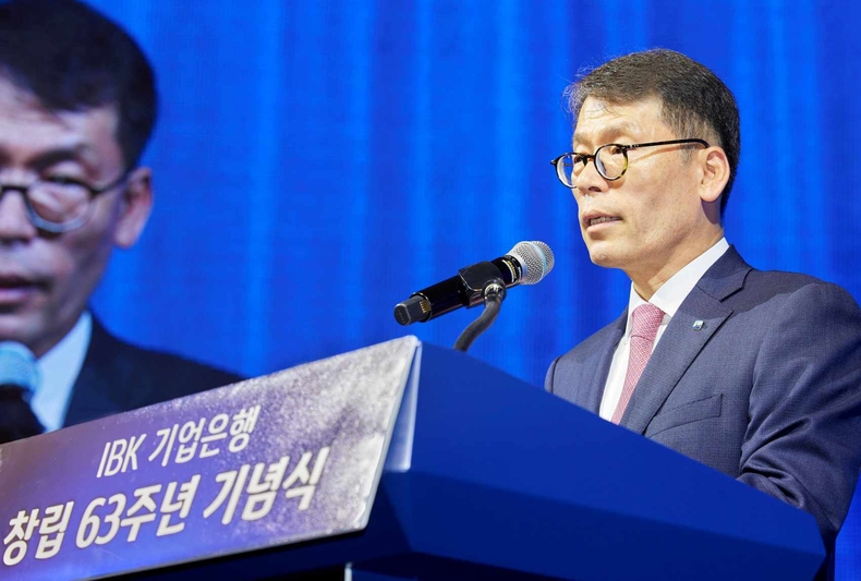 창립 63주년 기념식(2) ⓒ타임즈<br>
<사진은 1일 서울 중구 을지로 기업은행 본점에서 열린 창립 63주년 기념식에서 김성태 IBK기업은행장이 기념사를 하고 있는 모습>
