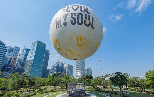  계류식 가스기구 ‘서울달’이 비행준비를 하고 있는 모습 ⓒ타임즈 
