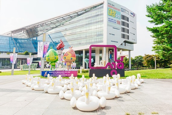 ‘백조의 호수’ 국내 초연에 앞서 이색 프로모션을 펼쳤다. 1 ⓒ타임즈 